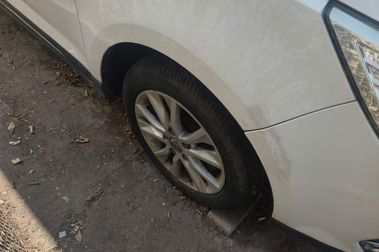 Used Baojun 730 2014 1.5L manual Comfort version 7 seats