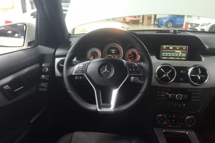 Used Mercedes-Benz GLK-Class 2015 GLK 260 4MATIC Dynamic Edition Ultimate Version