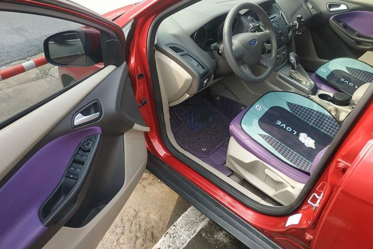 Used Ford Focus 2012 Sedan 1.6L Automatic Comfort Model
