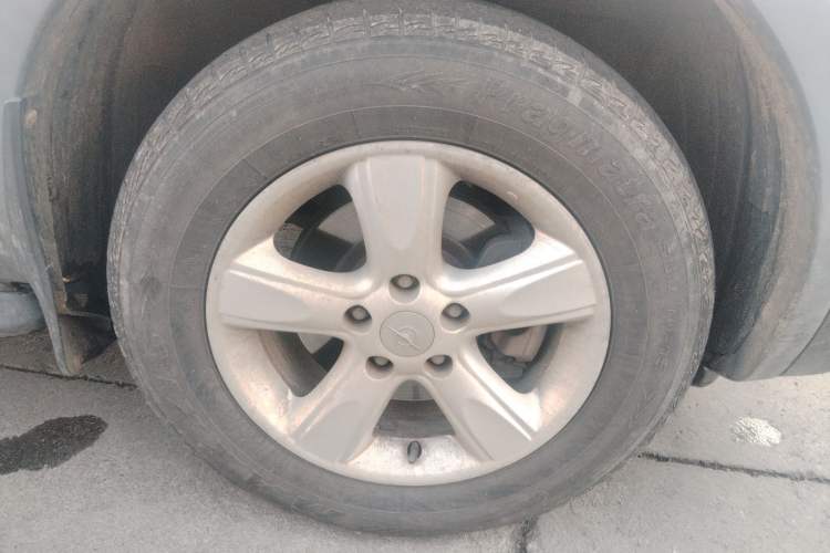 Used Haima S5 2015 1.6L Manual Luxury Model with Sunroof Right Front Wheel Hub