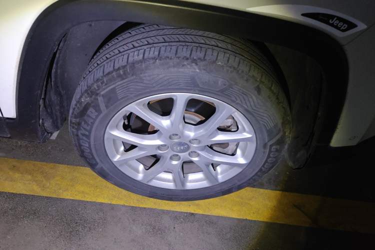 Used Jeep Cherokee 2016 2.4L Leading Edition
