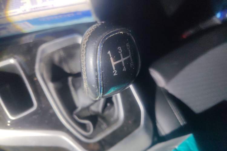 Used Chery Tiggo 5x 2020 1.5L Manual Fashion Edition Gear Lever