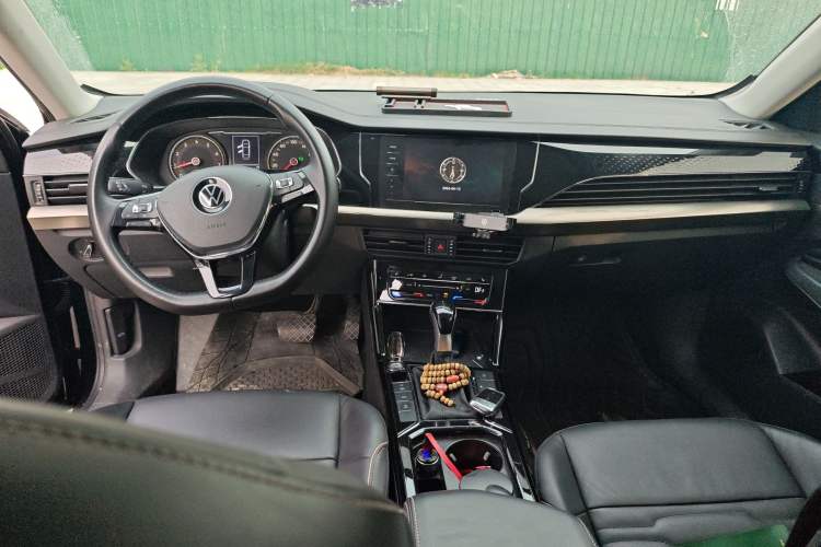 Used Volkswagen Passat 2021 330TSI Elite Edition Center Console