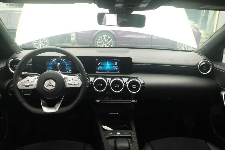 Used Mercedes-Benz A-Class 2019 Restyled A 180 L Sport Sedan Center Console