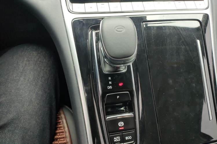 Used GAC Trumpchi M8 2024 Lingxiu Series 390T Luxury Edition Gear Lever