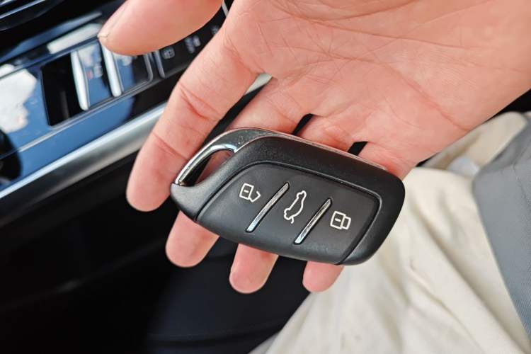 Used Roewe RX5 eMAX 2022 1.5T PHEV Fearless Deluxe Edition
