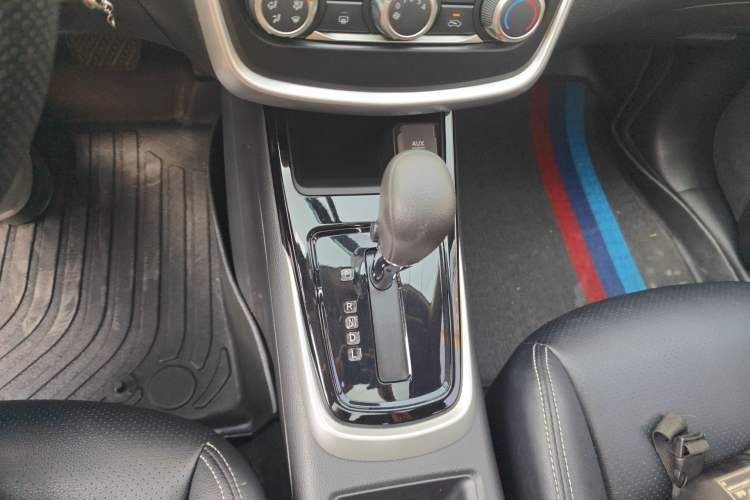 Used Nissan Tiida 2016 1.6L CVT Cool Dynamic Edition