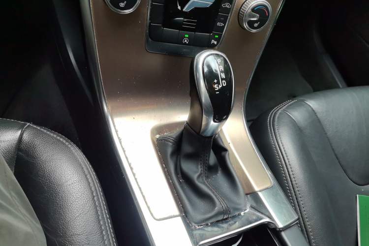 Used Volvo XC60 2016 T5 Smart Upgrade Model
