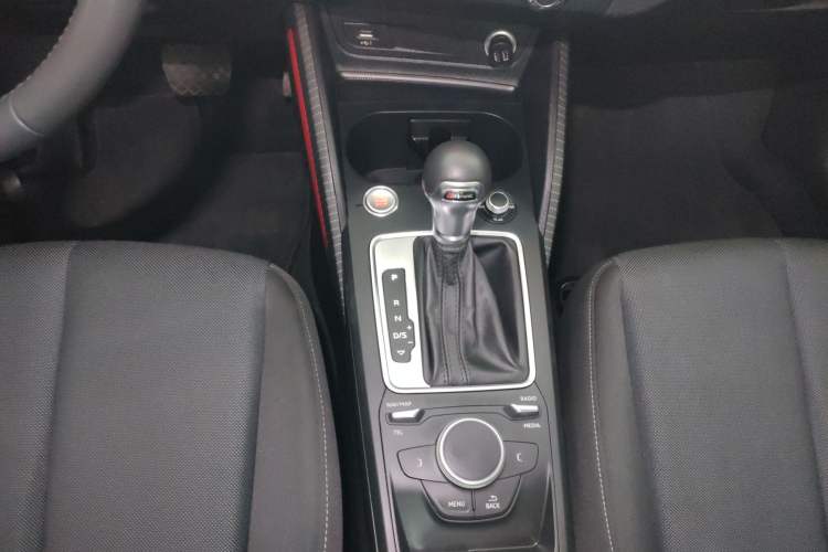 Used Audi Q2L 2018 35 TFSI Launch Exclusive Edition China VI
