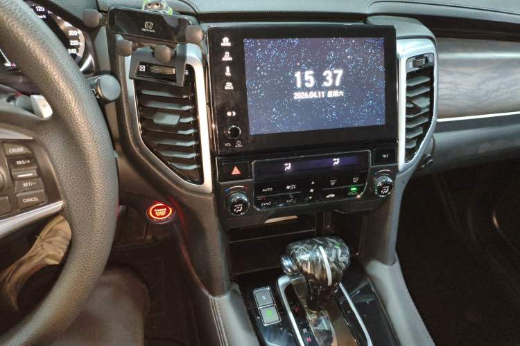 Used Honda UR-V 2017 240TURBO Two-Wheel Drive Classic Edition China V Audio And AC Panel