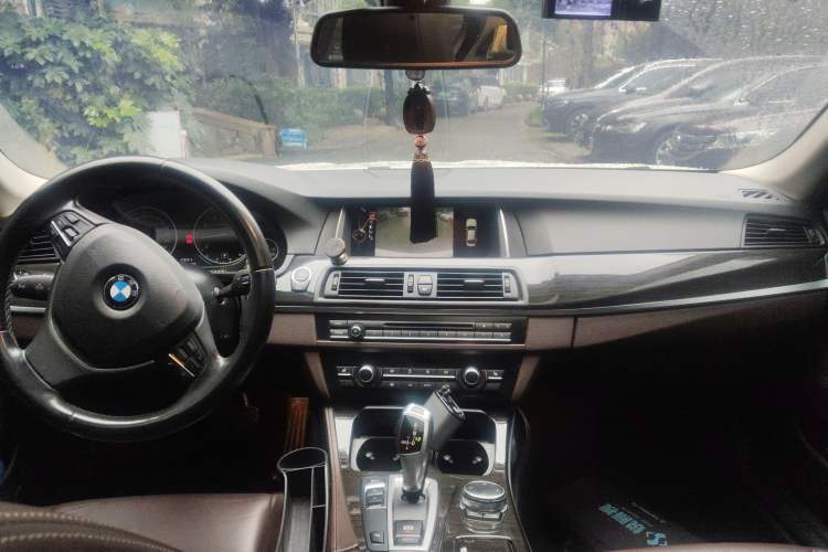 Used BMW 5 Series 2014 525Li Luxury Design Package
