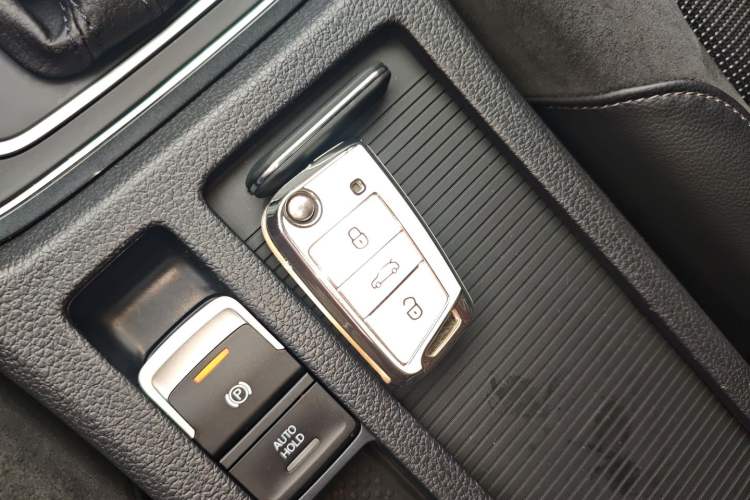 Used Volkswagen Golf 2020 Zhiai Edition 280TSI DSG Comfort Model Vehicle Key