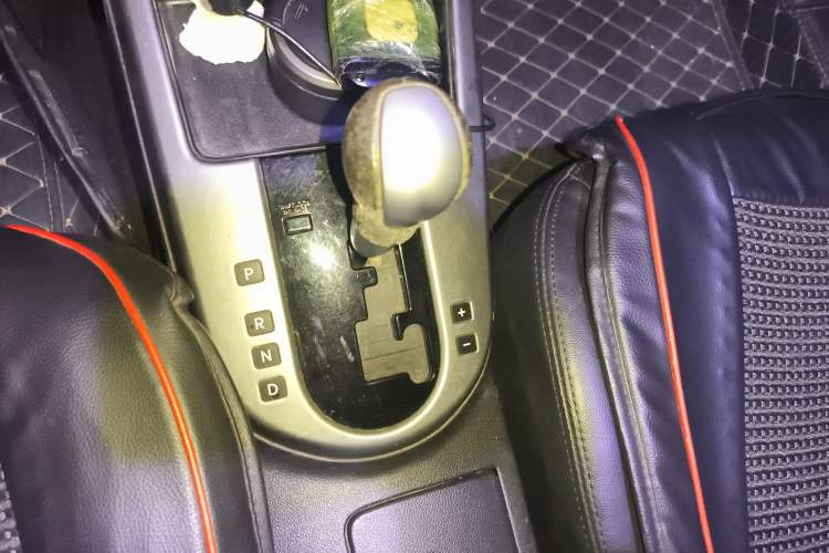 Used Kia Forte 2012 1.6L AT Premium Commemorative Edition Gear Lever