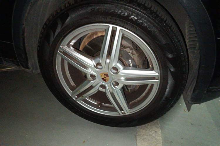 Used Porsche Cayenne 2014 Cayenne Platinum Edition 3.0T