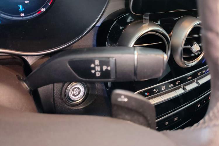 Used Mercedes-Benz GLC 2020 Facelifted GLC 260 L 4MATIC Dynamic Edition Gear Lever