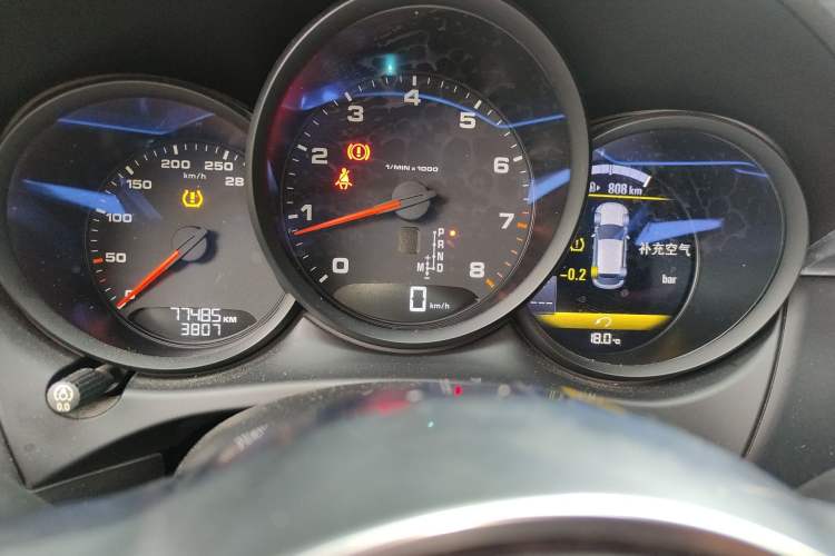 Used Porsche Macan 2017 Macan 2.0T Odometer Close Up