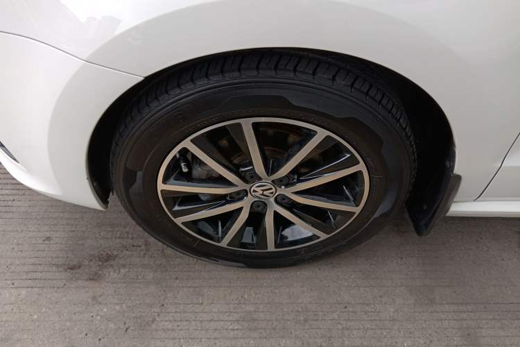 Used Volkswagen Polo 2014 1.6L Automatic Comfort Edition Exterior 4