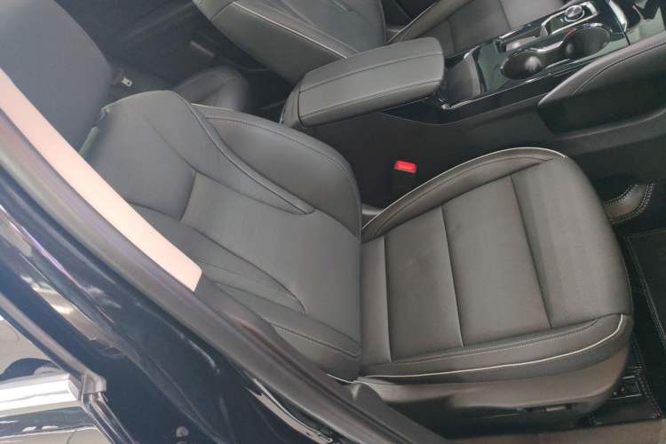 Used Buick Envision 2025 Encore Plus 28T All-Wheel-Drive Platinum Edition Right Front Seat