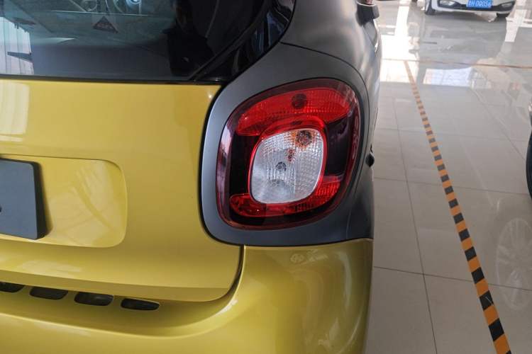 Used smart fortwo 2015 1.0L 52 kW Hardtop Passion Edition