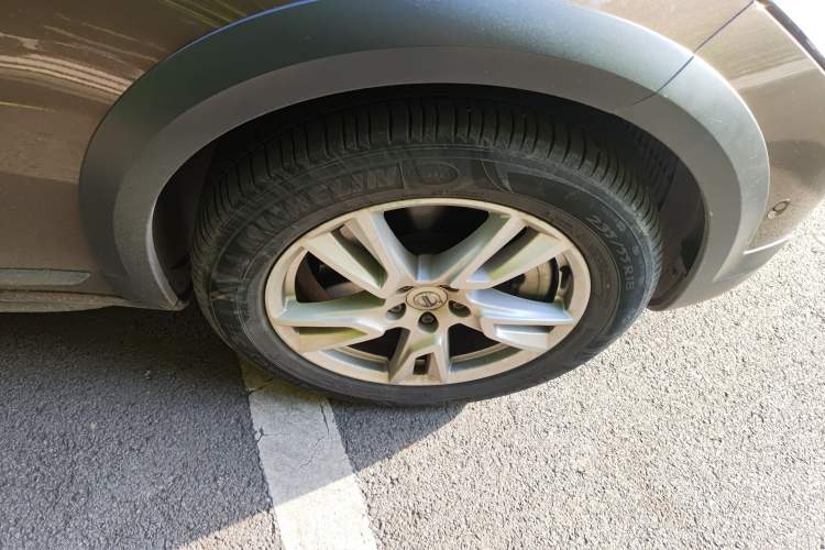 Used Volvo V90 2017 Cross Country T5 AWD Smart Range Edition