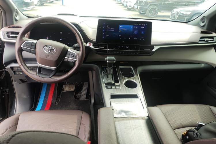 Used Toyota Granvia 2023 2.5L Hybrid Flagship VIP Edition