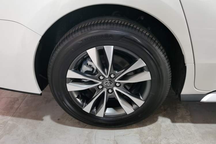 Used Toyota Granvia 2024 2.5L Hybrid Luxury Edition