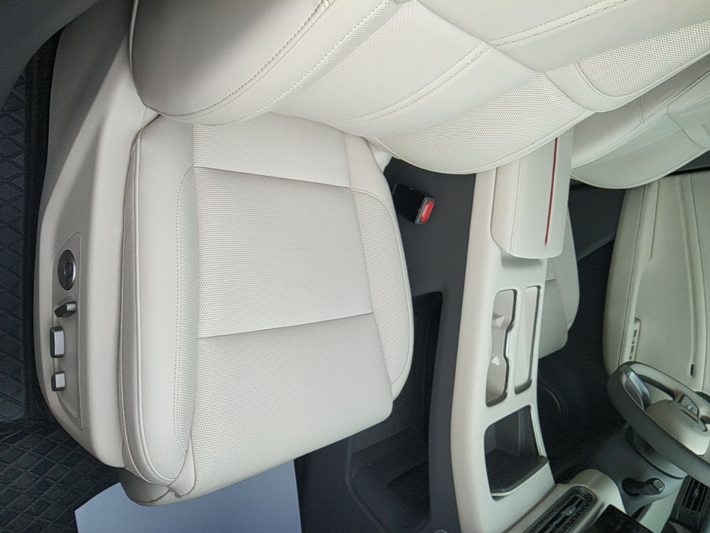 Hongqi HS6 PHEV 2026 240 Smart Hybrid Version — снимка 19