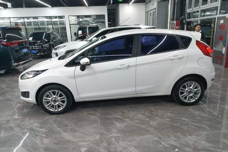 Used Ford Fiesta 2013 Hatchback 1.5L Automatic Fashion Edition
