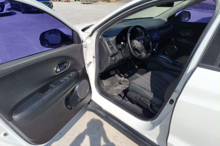 Used Honda Vezel 2015 1.8L CVT 2WD Luxury Model