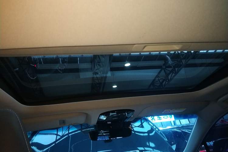 Used Toyota Venza 2023 2.0L CVT Two-Wheel Drive Luxury Edition Headliner