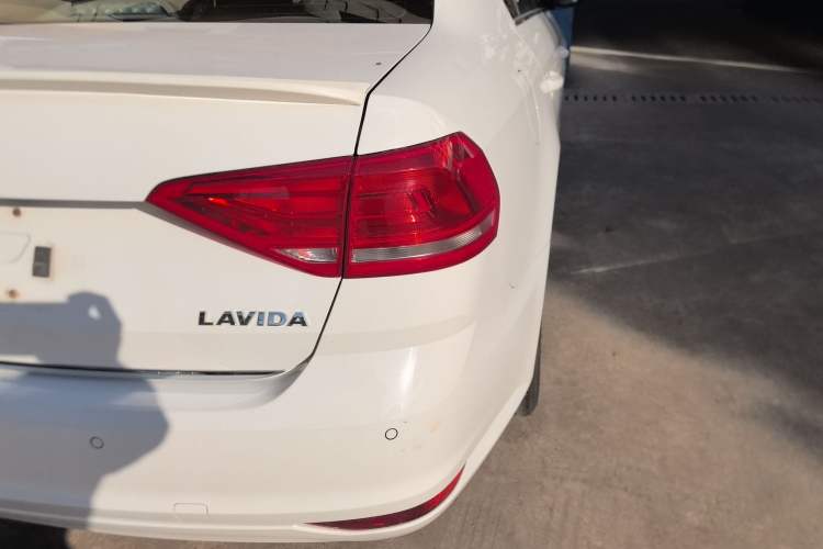 Used Volkswagen Lavida 2017 1.6L Automatic Comfort Edition Right Rear Taillight