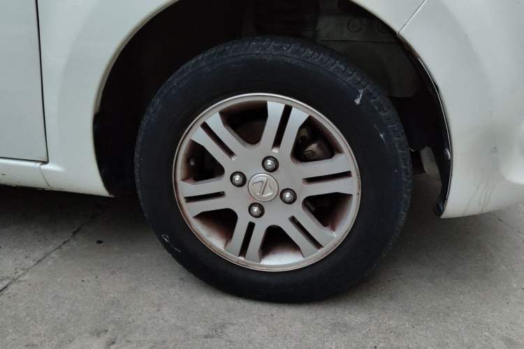 Used JMEV E200L 2017 E200P Standard Edition Right Front Wheel Hub