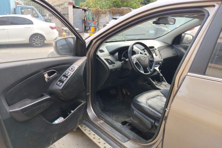 Used Hyundai ix35 2015 2.0L Automatic 2WD Smart Type China IV Driver Seat