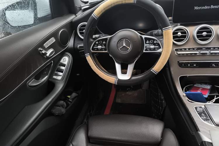 Used Mercedes-Benz GLC 2020 Facelift GLC 260 L 4MATIC Luxury Edition Steering Wheel