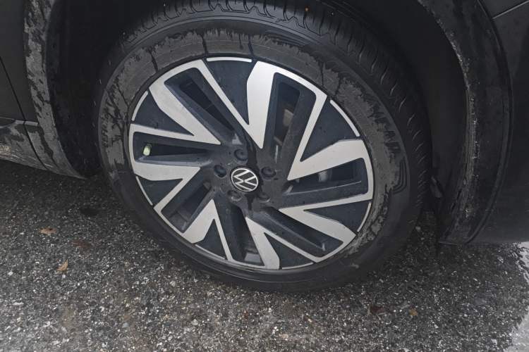 Used Volkswagen Tayron 2023 Revised Version 380TSI All-Wheel Drive R-Line High-Energy Edition Right Front Wheel Hub