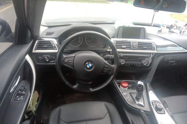 Used BMW 3 Series 2016 320Li Ambition Model
