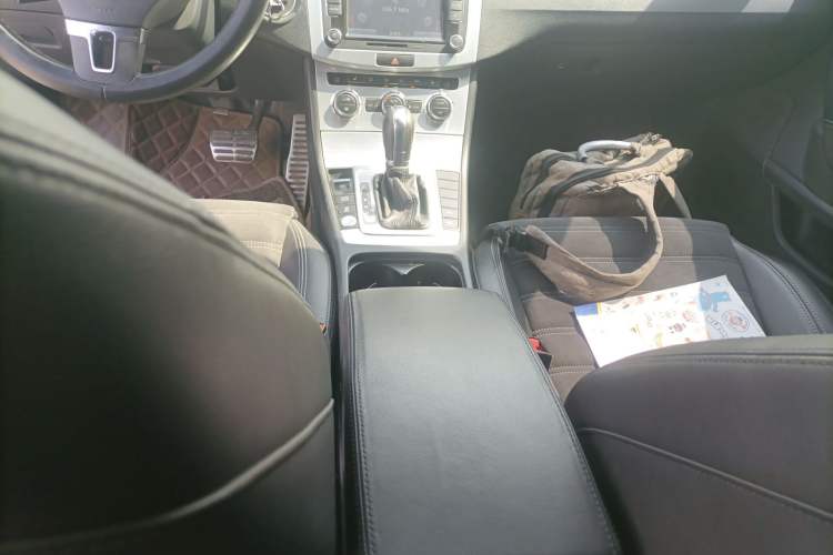 Used Volkswagen FAW-Volkswagen CC 2016 2.0 TSI Luxury Model Gear Lever