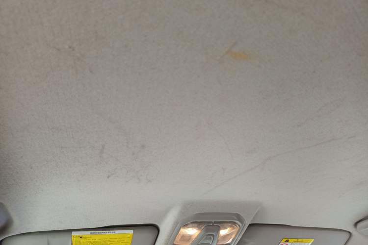 Used SAIC MAXUS T70 2019 2.0T Diesel Automatic 2WD Elite Version with Long Body and High Ground Clearance
