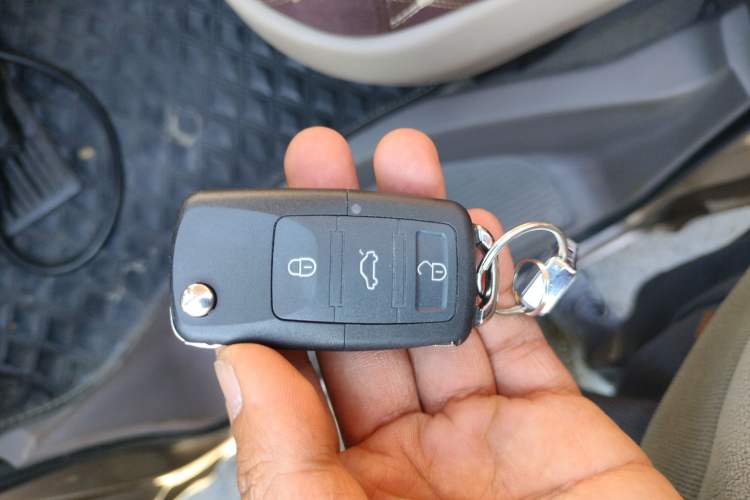 Used Foton Scenic G5 2020 2.0L Long-Wheelbase Flat-Roof 9-Seater Multi-Purpose Passenger Vehicle 1TZS