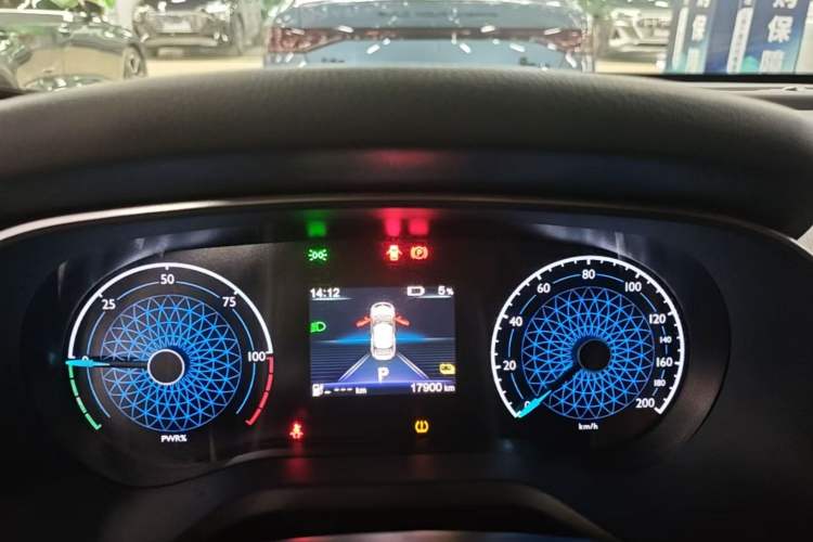 Used Hongqi E-QM5 2022 431 km Charge & Enjoy Edition Instrument Cluster