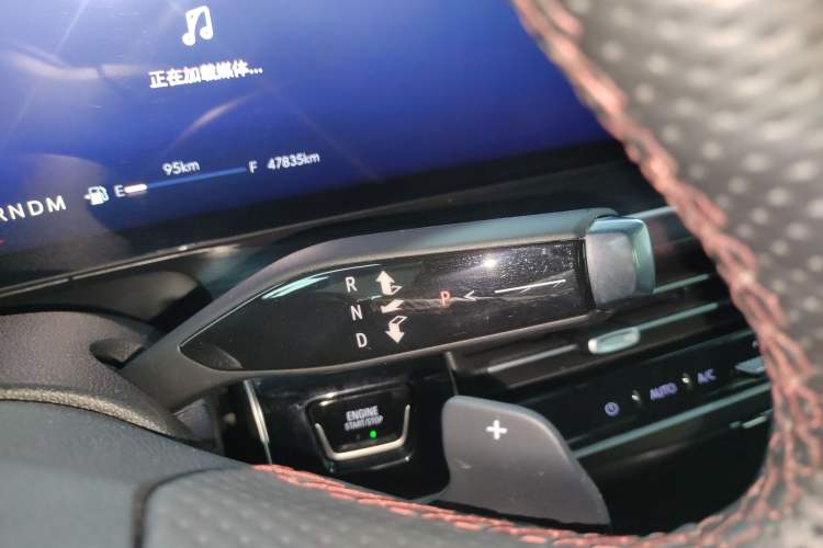 Used Buick Century 2023 2.0T Seven-Seater Yinshi Edition Gear Lever