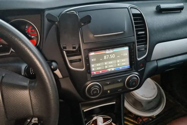 Used Nissan Sylphy 2012 Classic 1.6XE Manual Comfort Edition Audio And AC Panel