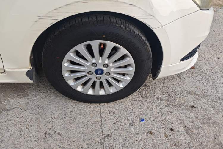 Used Ford Focus 2013 Hatchback Classic 1.8L Automatic Fashion Edition