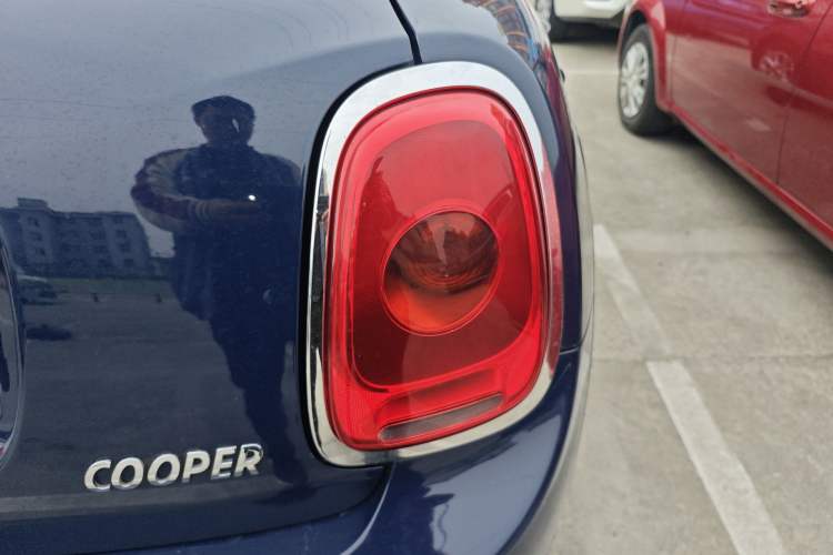 Used MINI 2015 1.5T COOPER Fun Five-Door Edition Exterior 3