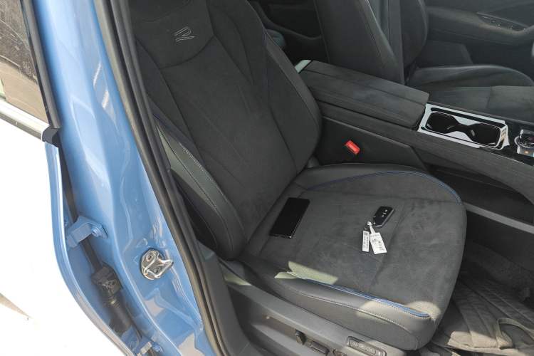 Used Volkswagen Tiguan L 2024 PRO 380TSI Four-Wheel Drive R-Line Prestige Edition Right Front Seat