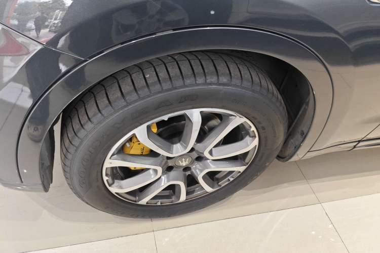Used Maserati Levante 2016 3.0T Standard Edition Left Front Wheel Hub