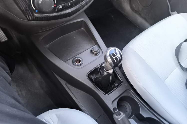 Used Wuling Hongguang 2015 1.2L S Base Model China IV
