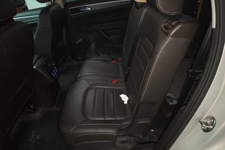 Used Volkswagen Teramont 2017 330TSI Two-Wheel-Drive Luxury Edition Left Rear Seat