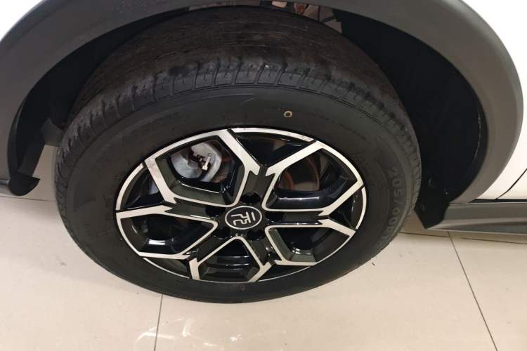 Used BYD Yuan Pro 2021 401 km Deluxe Version Left Front Wheel Hub