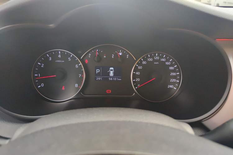 Used Kia Carens 2013 2.0L 7-Seater Automatic Standard Version China V Standard